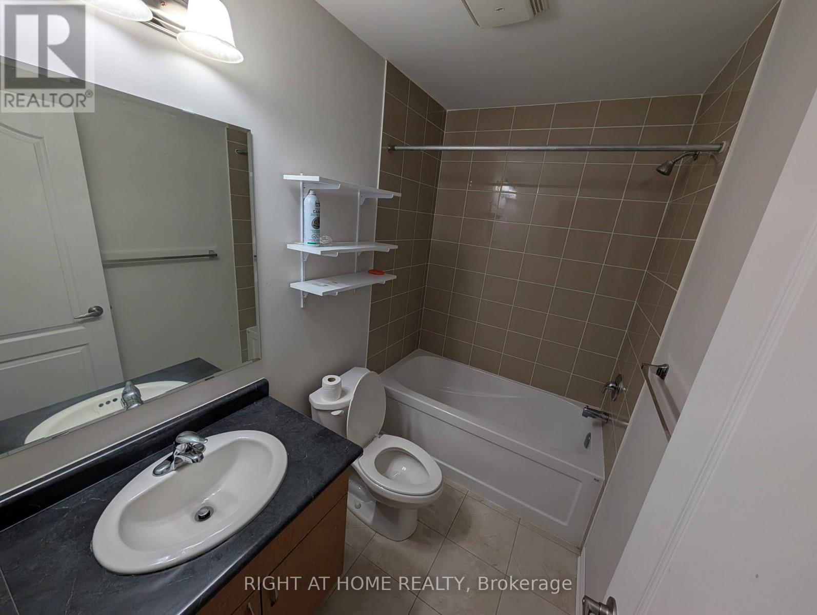 91 Glenvista Drive, Kitchener, Ontario  N2R 0E3 - Photo 9 - X12645422