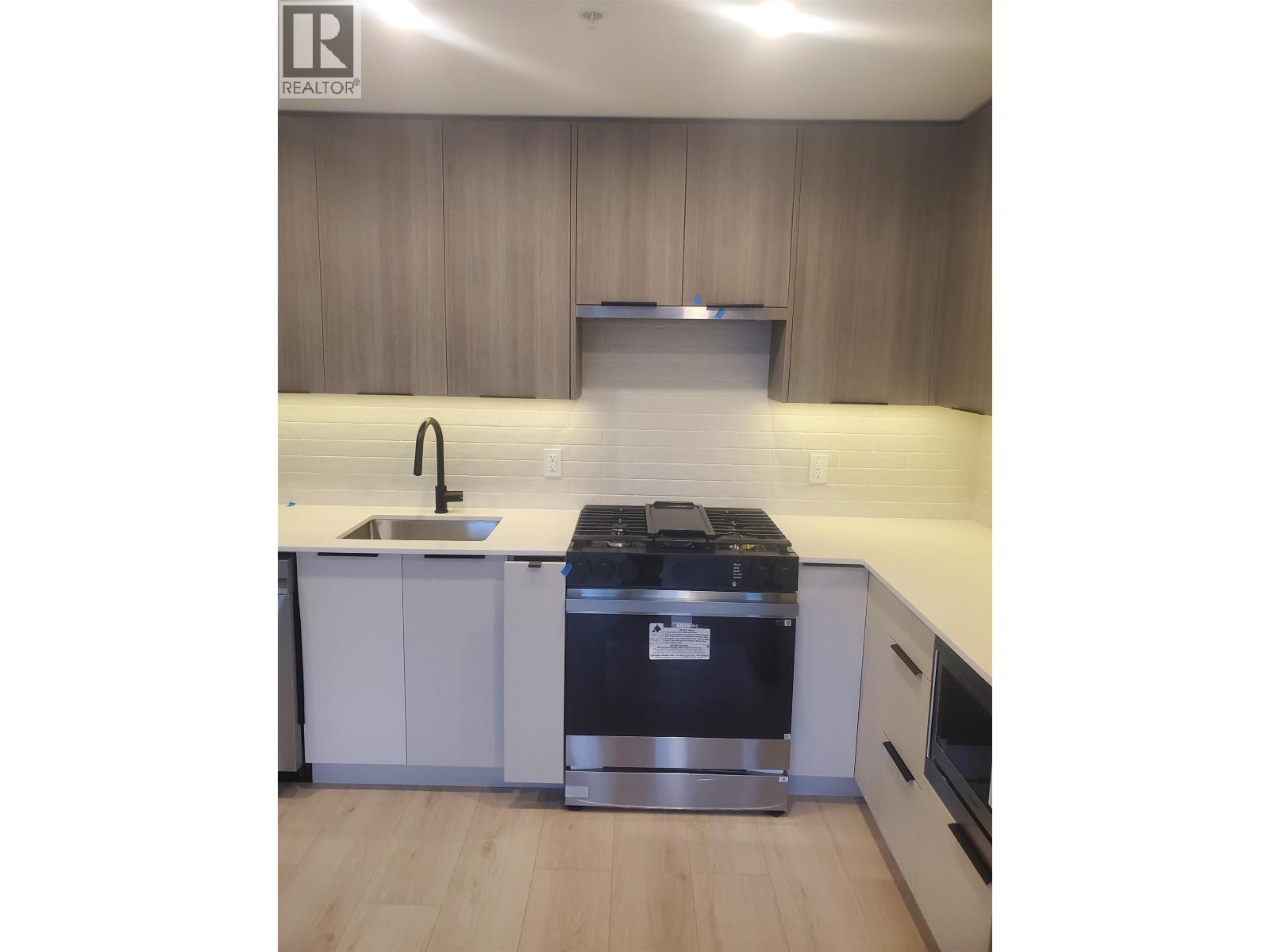 203 3105 St Johns Street, Port Moody, British Columbia  V3H 2C4 - Photo 11 - R3072449