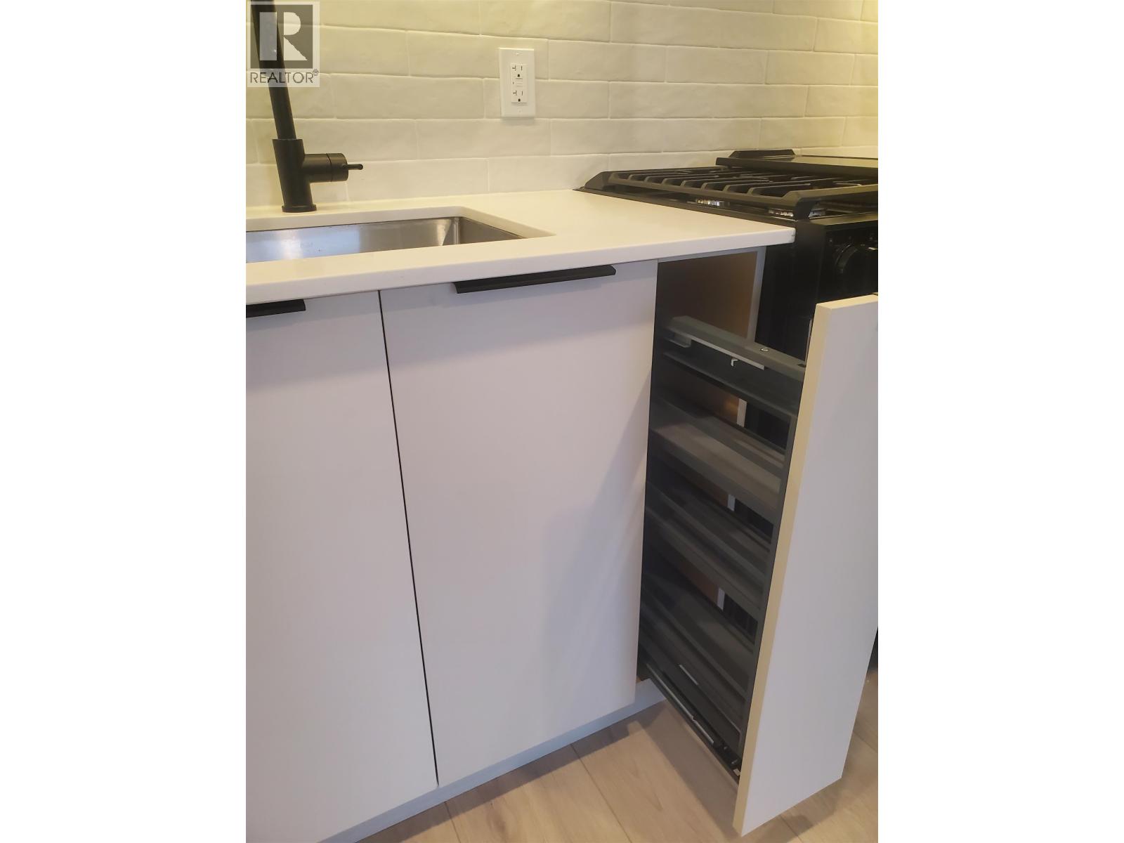 203 3105 St Johns Street, Port Moody, British Columbia  V3H 2C4 - Photo 12 - R3072449