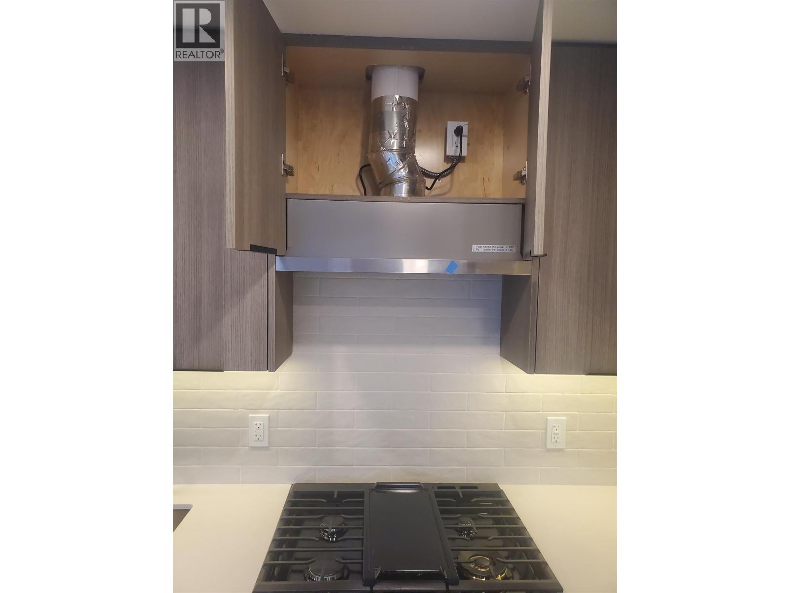 203 3105 St Johns Street, Port Moody, British Columbia  V3H 2C4 - Photo 17 - R3072449