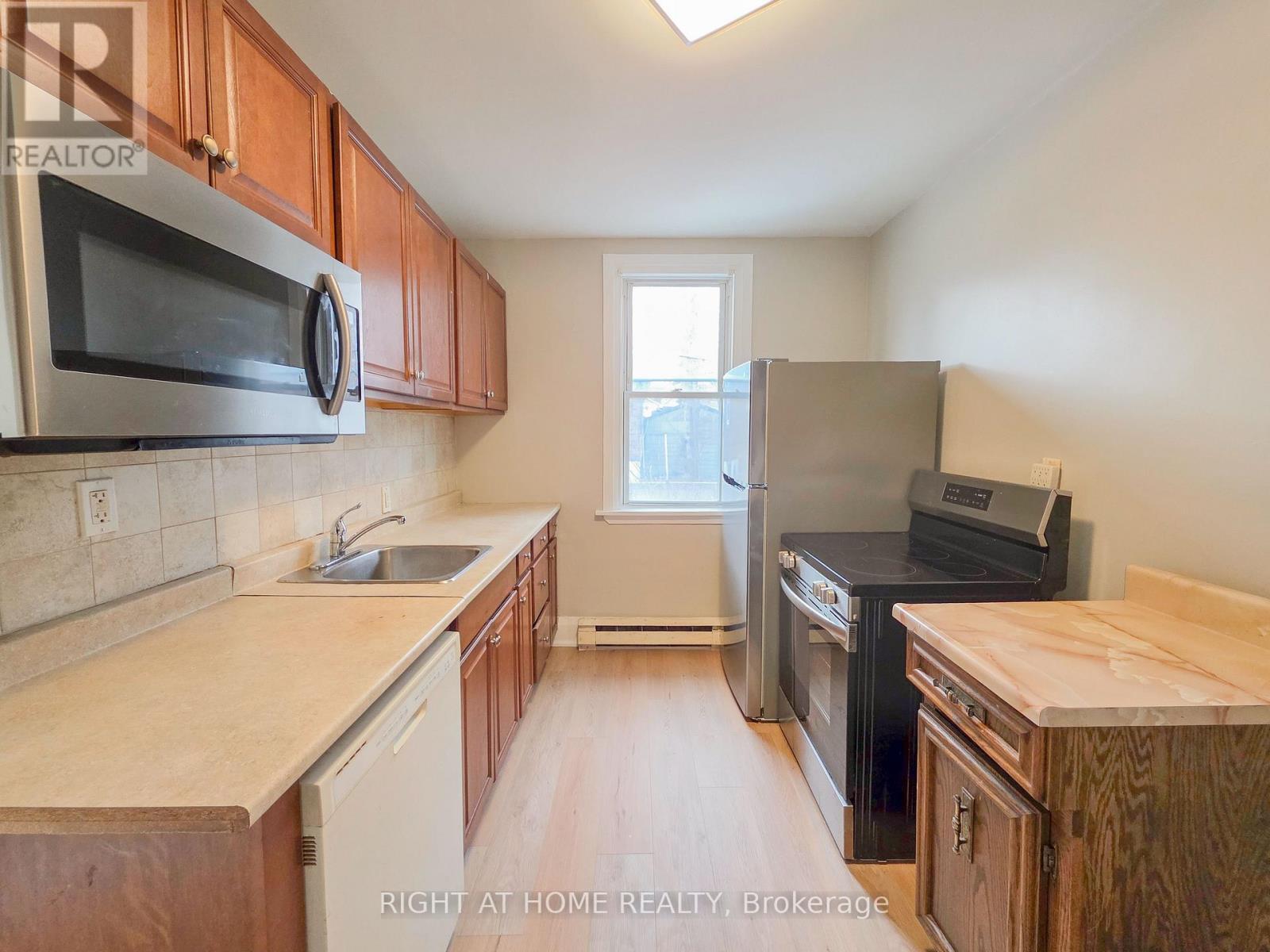 Main - 38 Olive Avenue, Oshawa, Ontario  L1H 2N8 - Photo 2 - E12645438