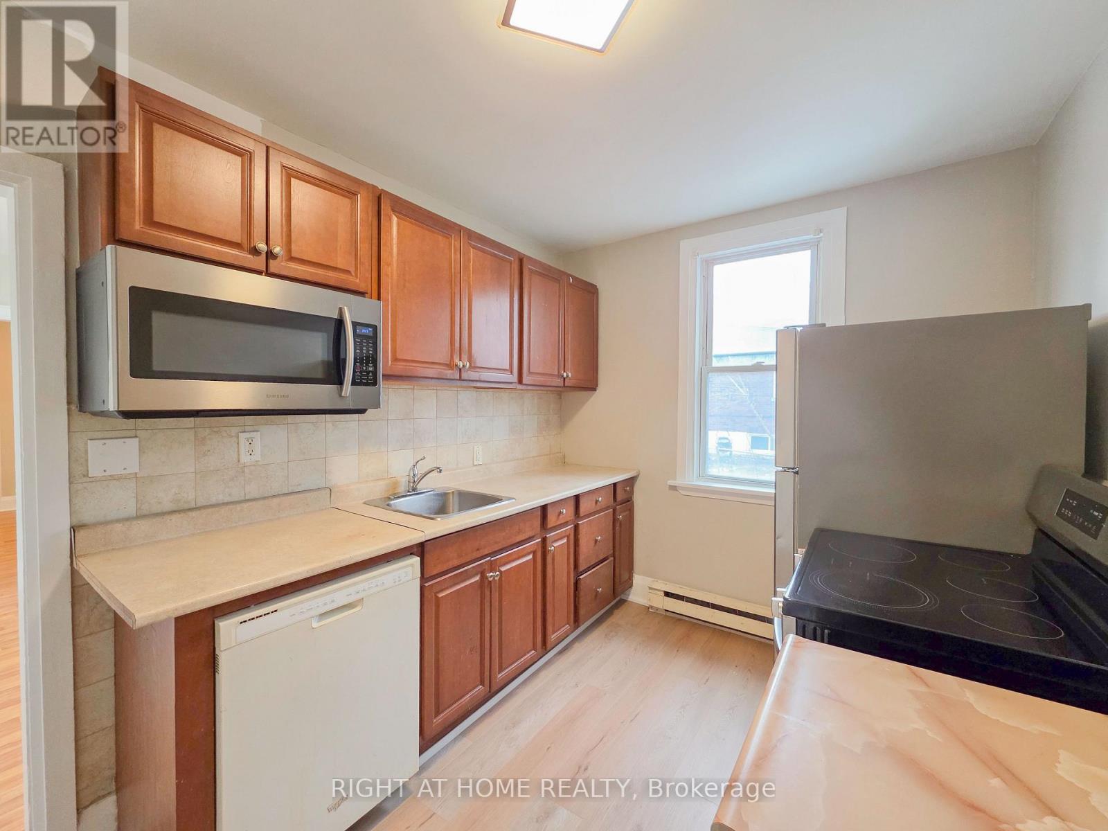 Main - 38 Olive Avenue, Oshawa, Ontario  L1H 2N8 - Photo 3 - E12645438