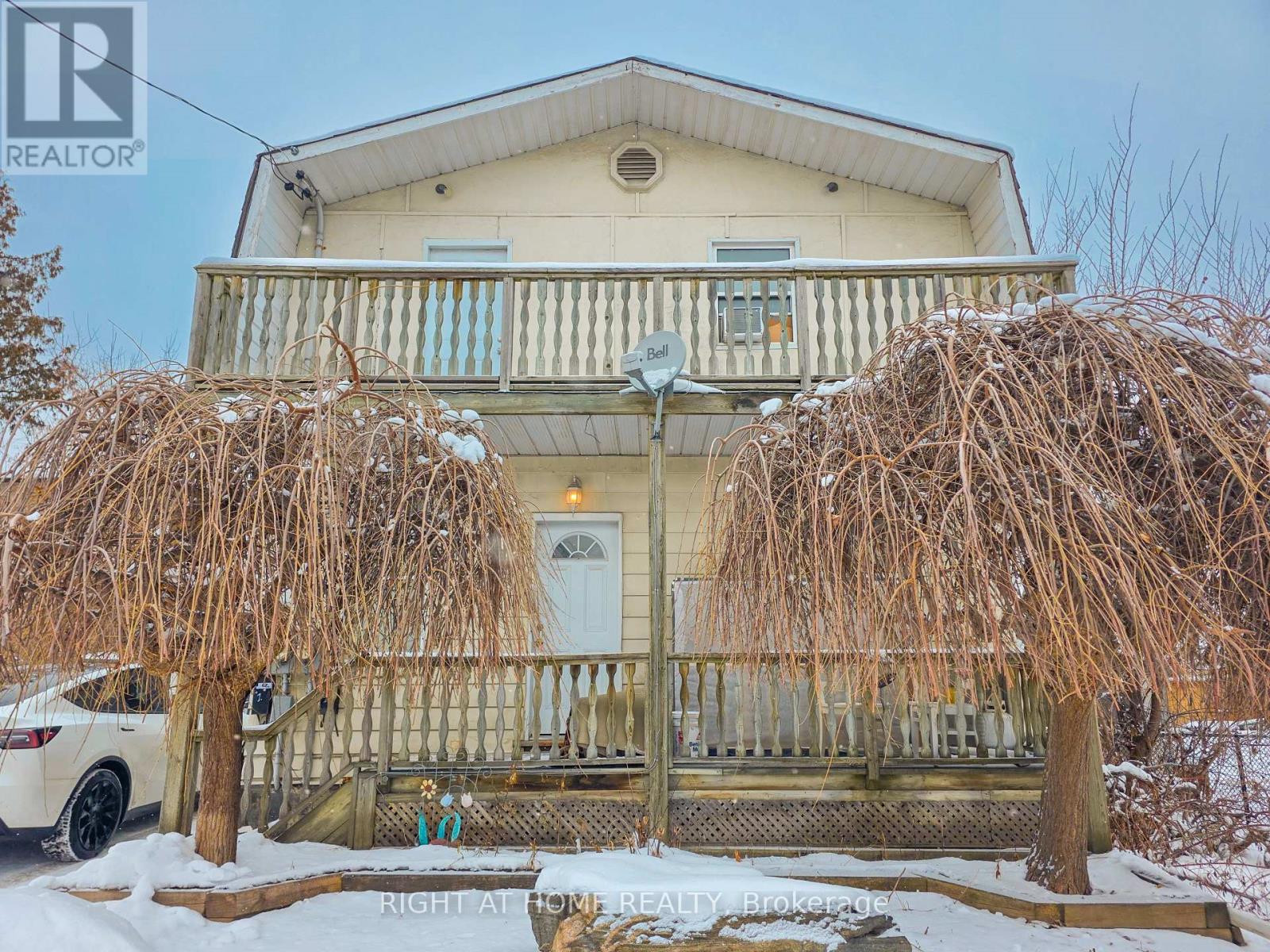 UPPER - 38 OLIVE AVENUE, Oshawa, Ontario