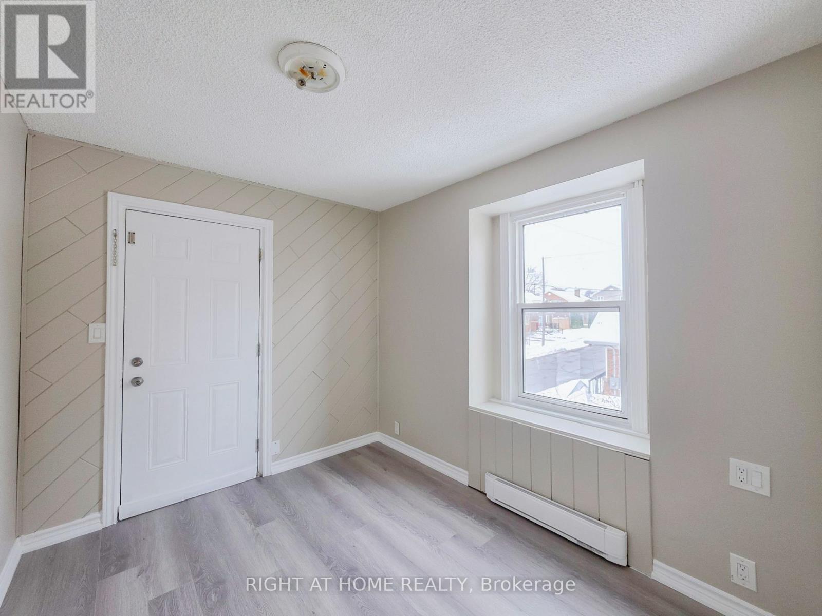 Upper - 38 Olive Avenue, Oshawa, Ontario  L1H 2N8 - Photo 12 - E12645440