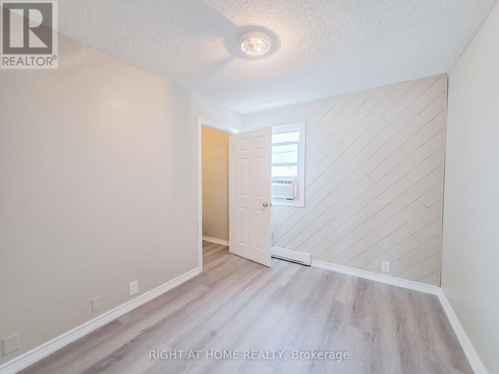 Upper - 38 Olive Avenue, Oshawa, Ontario  L1H 2N8 - Photo 16 - E12645440