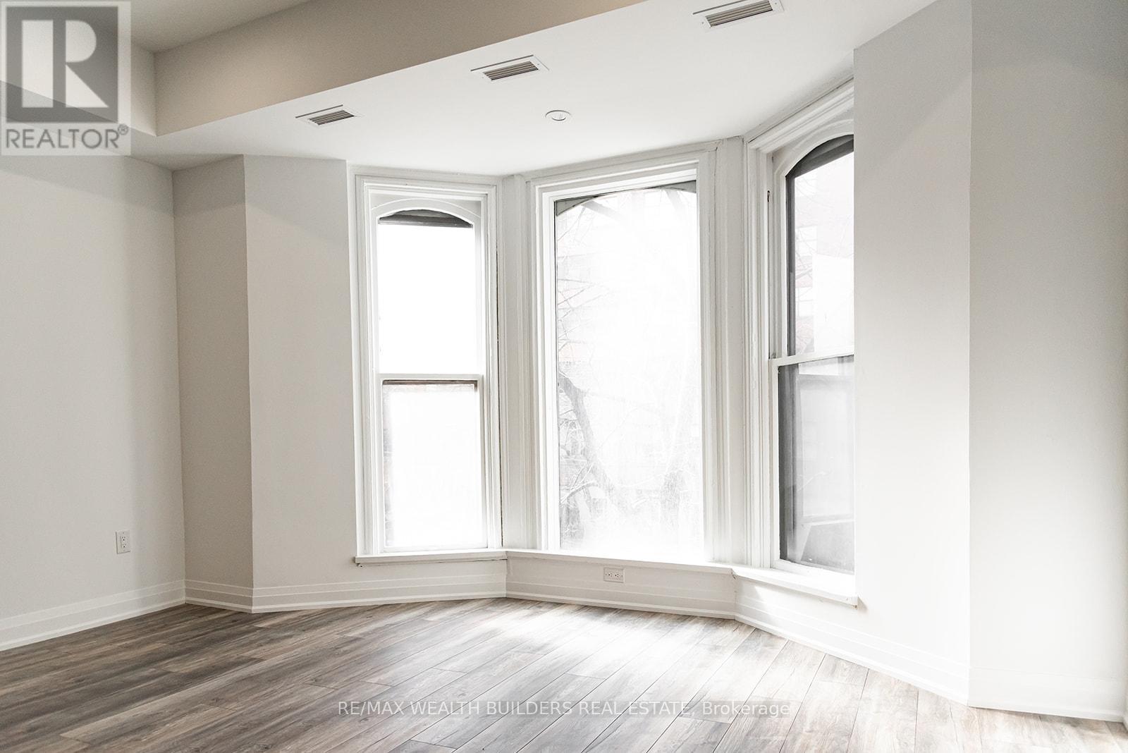 4 - 209 Jarvis Street, Toronto, Ontario  M5J 2C1 - Photo 3 - C12509808