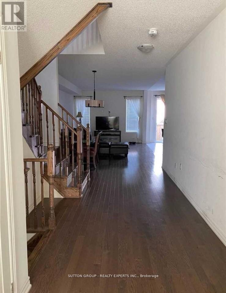 67 Vezna Crescent, Brampton, Ontario  L6X 5K5 - Photo 2 - W12645454