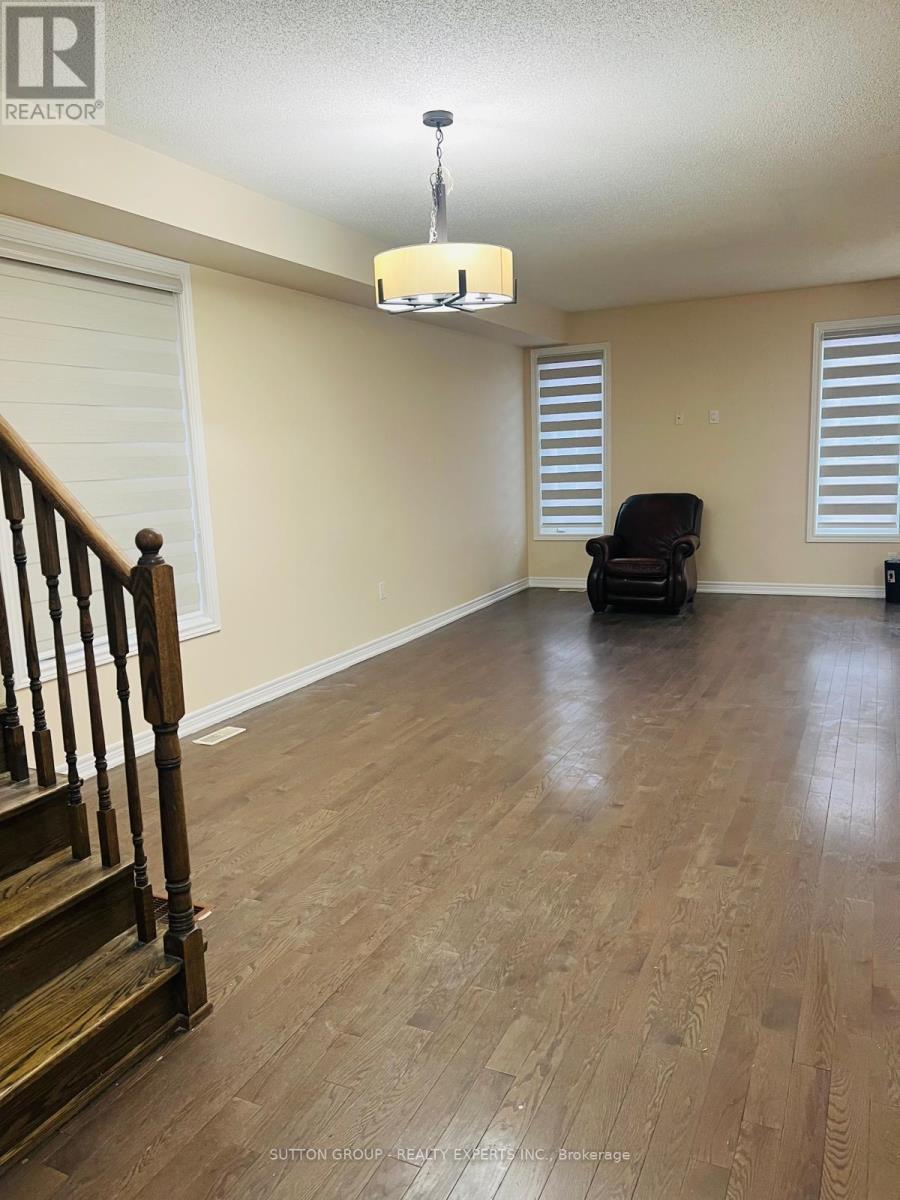 67 Vezna Crescent, Brampton, Ontario  L6X 5K5 - Photo 3 - W12645454