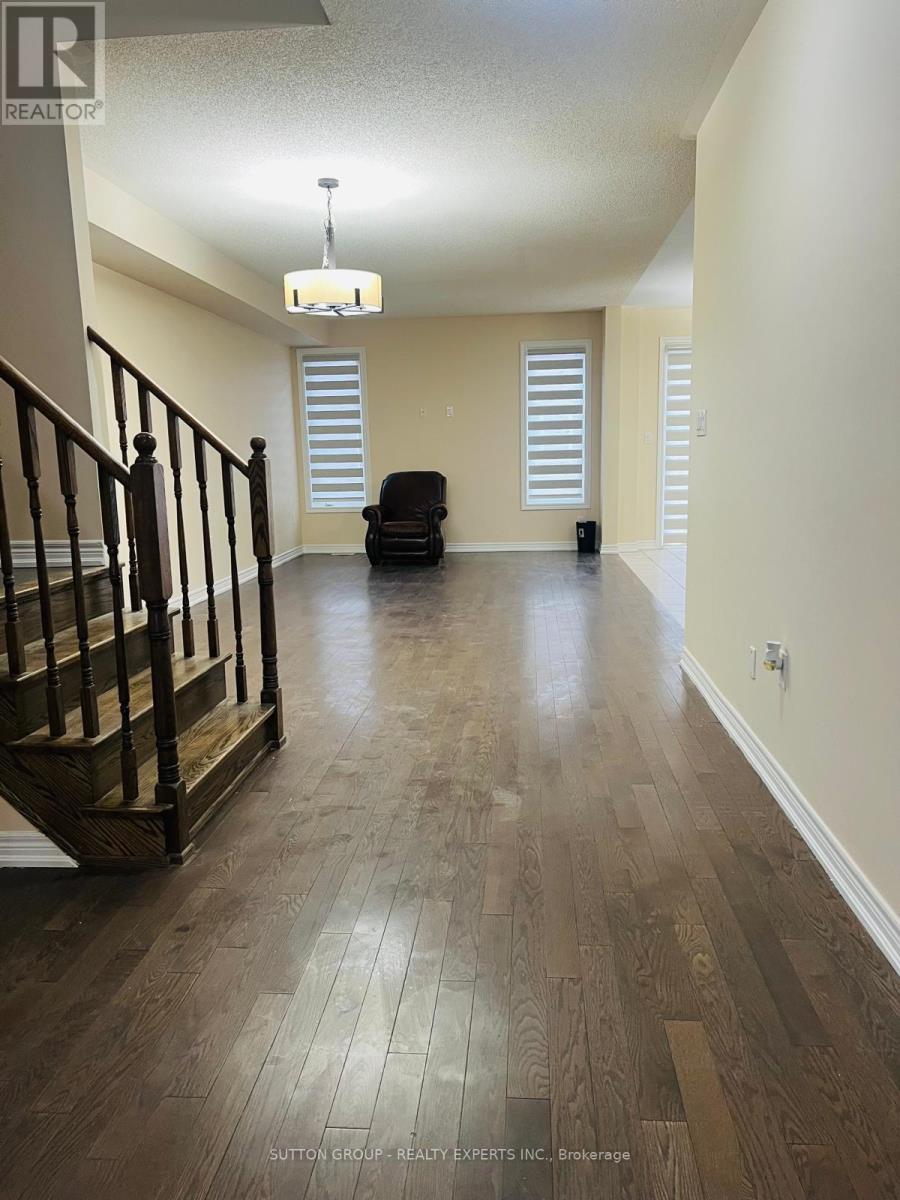 67 Vezna Crescent, Brampton, Ontario  L6X 5K5 - Photo 4 - W12645454