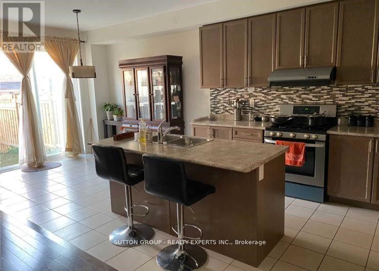 67 Vezna Crescent, Brampton, Ontario  L6X 5K5 - Photo 6 - W12645454