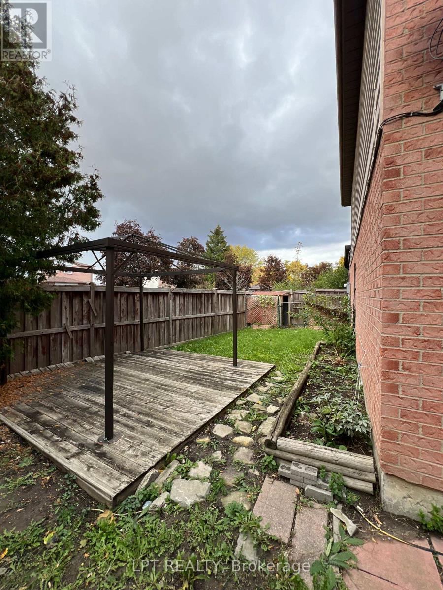 93 Martindale Crescent, Brampton, Ontario  L6X 2T8 - Photo 14 - W12645456