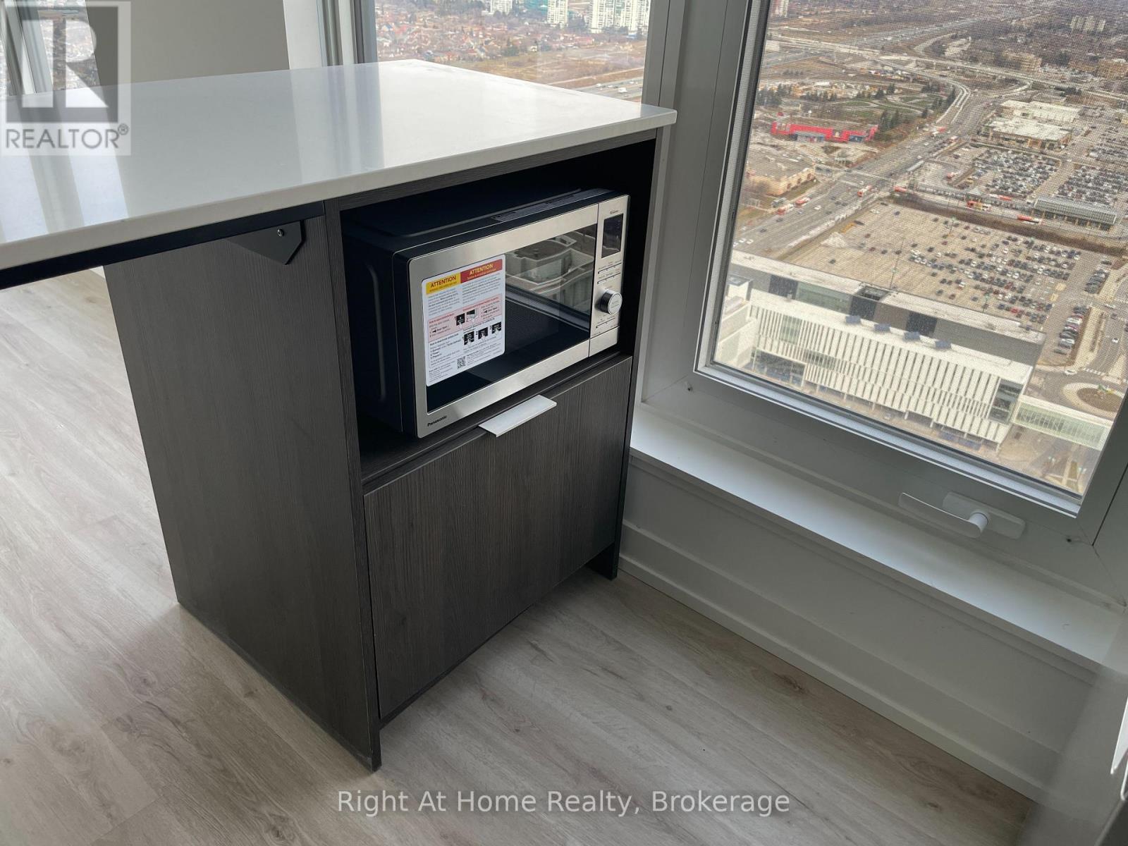 4103 - 395 Square One Drive, Mississauga, Ontario  L5B 0P6 - Photo 16 - W12645466