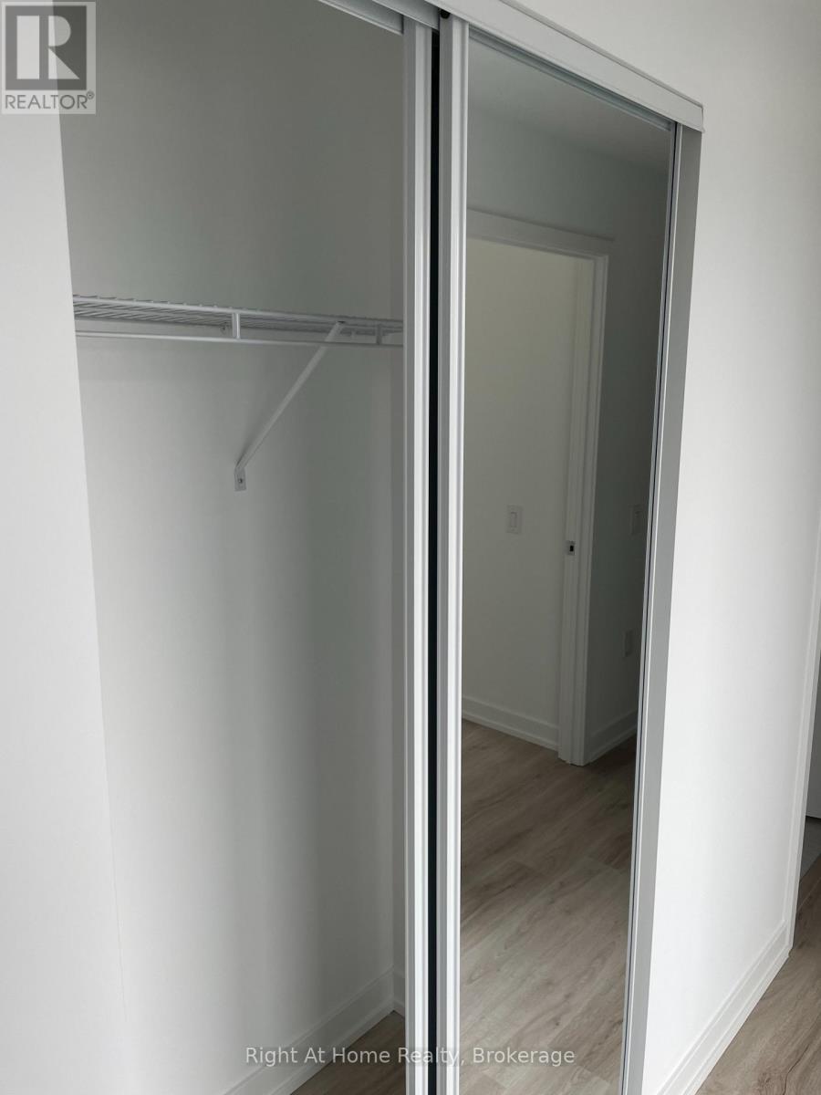 4103 - 395 Square One Drive, Mississauga, Ontario  L5B 0P6 - Photo 6 - W12645466