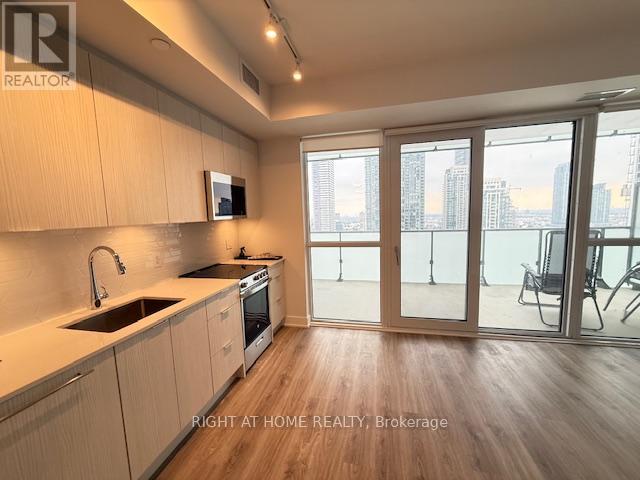 1804 - 430 Square One Drive, Mississauga, Ontario  L5B 0L6 - Photo 17 - W12645124