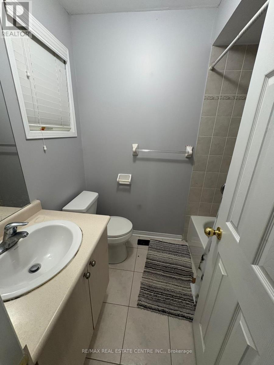 96 Luella Crescent, Brampton, Ontario  L7A 3H5 - Photo 18 - W12610160