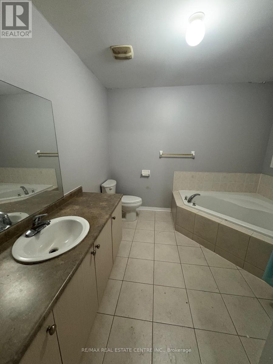 96 Luella Crescent, Brampton, Ontario  L7A 3H5 - Photo 22 - W12610160