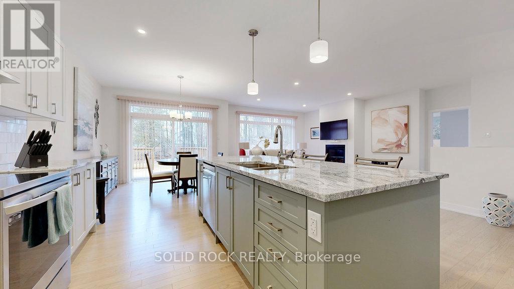 301 Wood Avenue, Smiths Falls, Ontario  K7A 5H4 - Photo 12 - X12645492