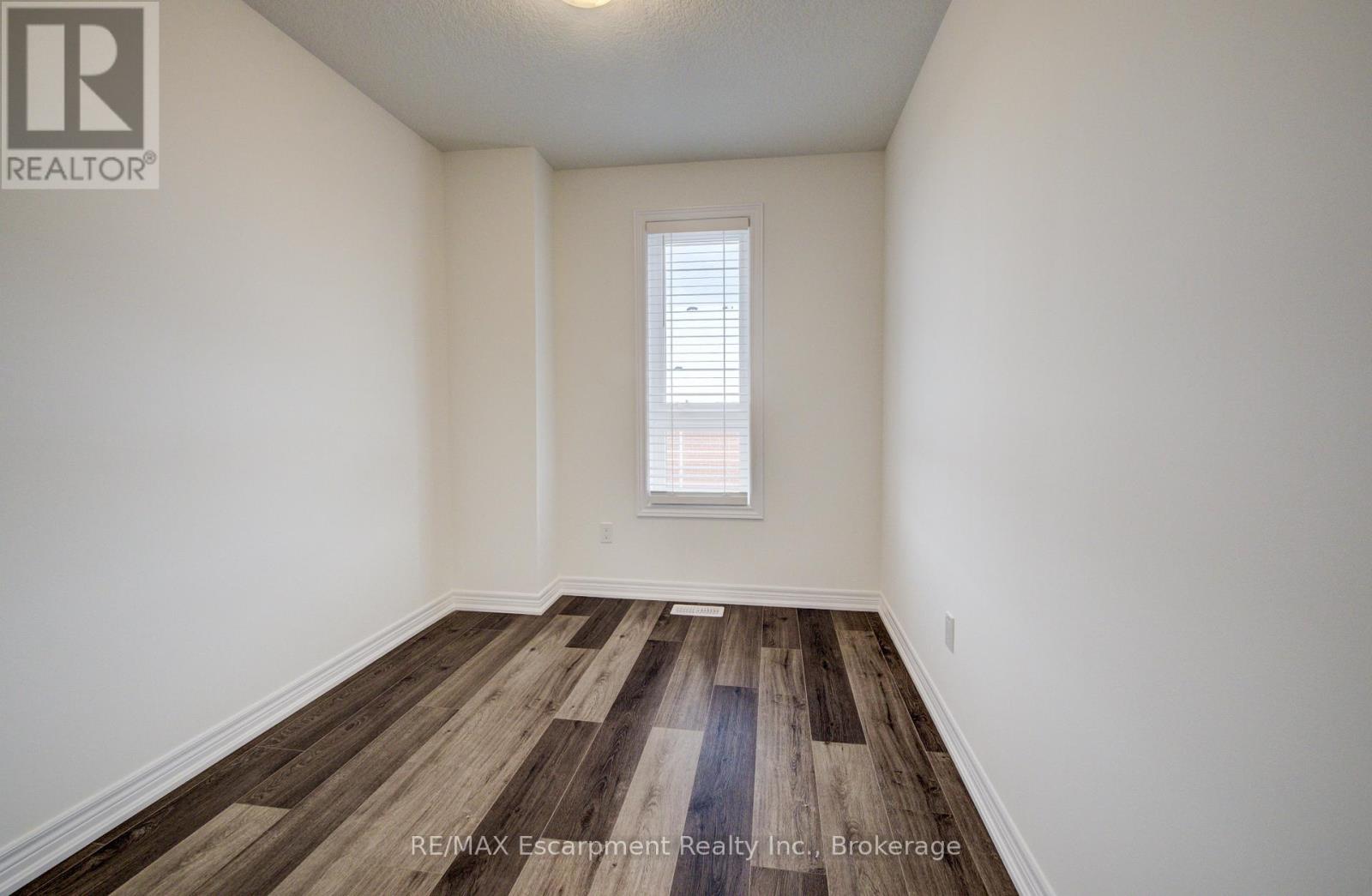 21 - 70 Kenesky Drive N, Hamilton, Ontario  L8B 2A9 - Photo 12 - X12645476