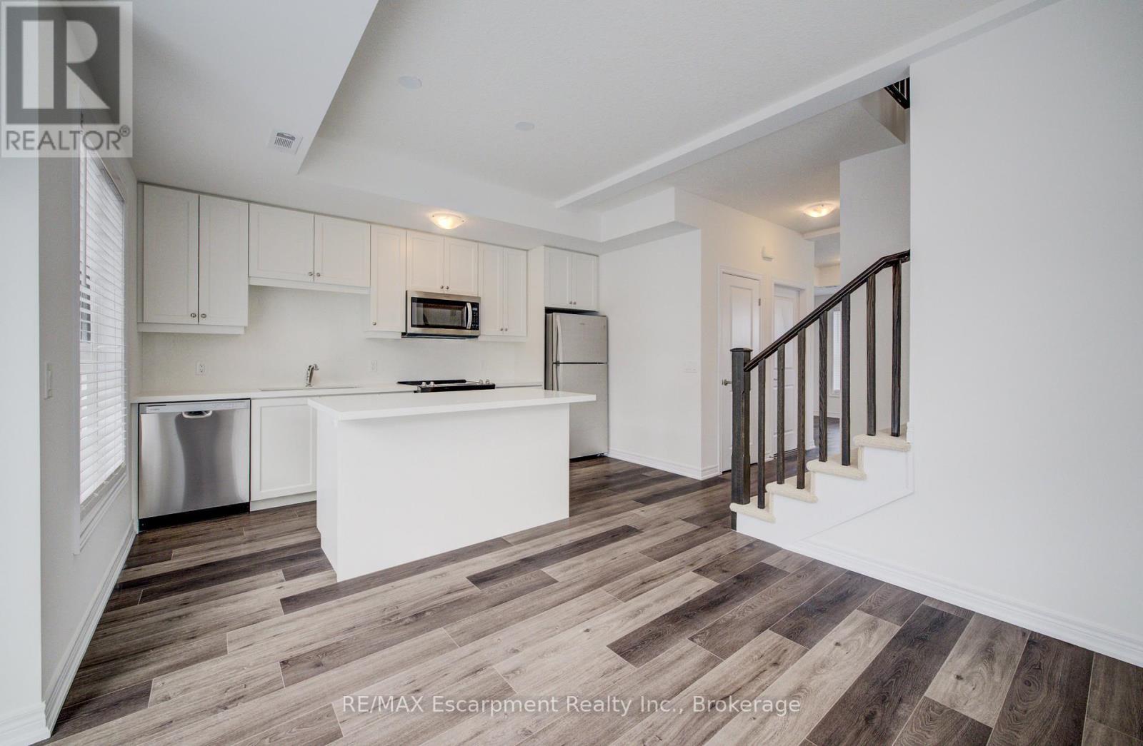 21 - 70 Kenesky Drive N, Hamilton, Ontario  L8B 2A9 - Photo 17 - X12645476