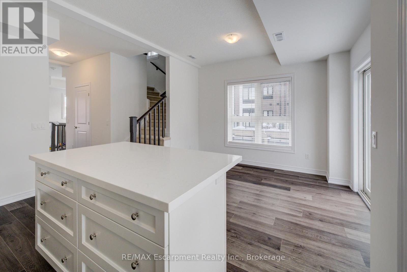 21 - 70 Kenesky Drive N, Hamilton, Ontario  L8B 2A9 - Photo 22 - X12645476