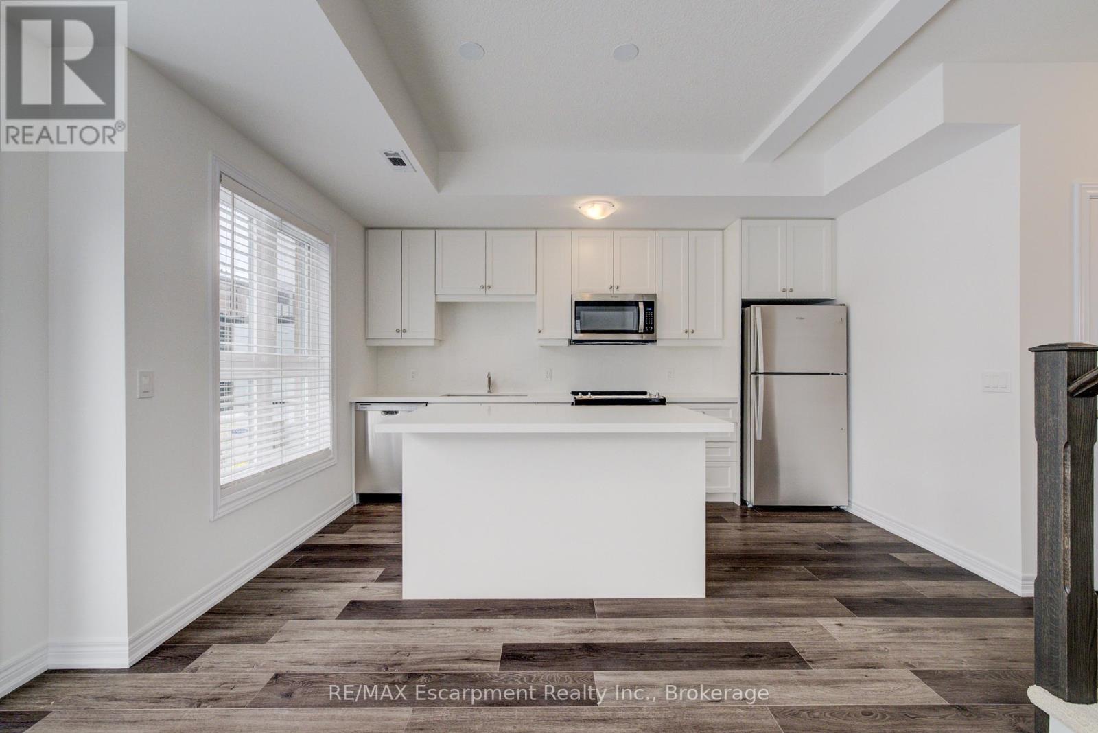 21 - 70 Kenesky Drive N, Hamilton, Ontario  L8B 2A9 - Photo 25 - X12645476