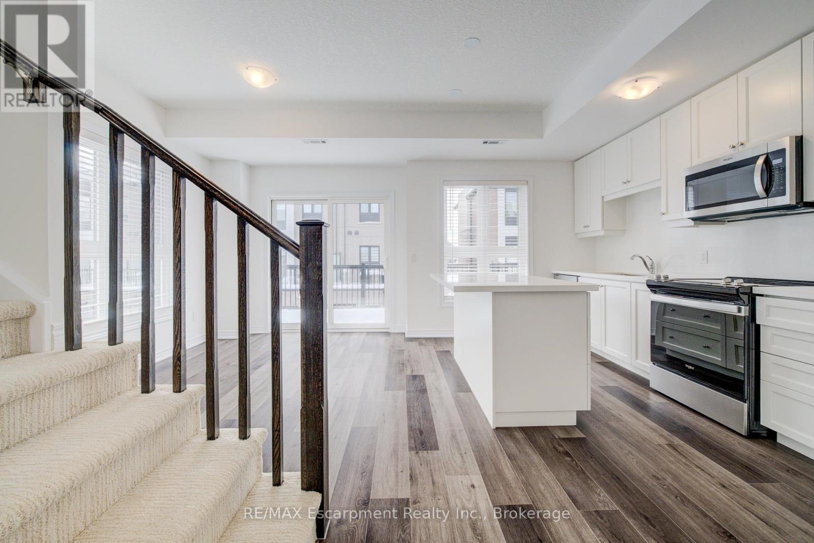 21 - 70 Kenesky Drive N, Hamilton, Ontario  L8B 2A9 - Photo 28 - X12645476