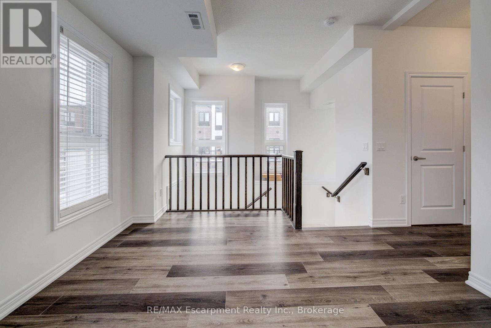 21 - 70 Kenesky Drive N, Hamilton, Ontario  L8B 2A9 - Photo 30 - X12645476