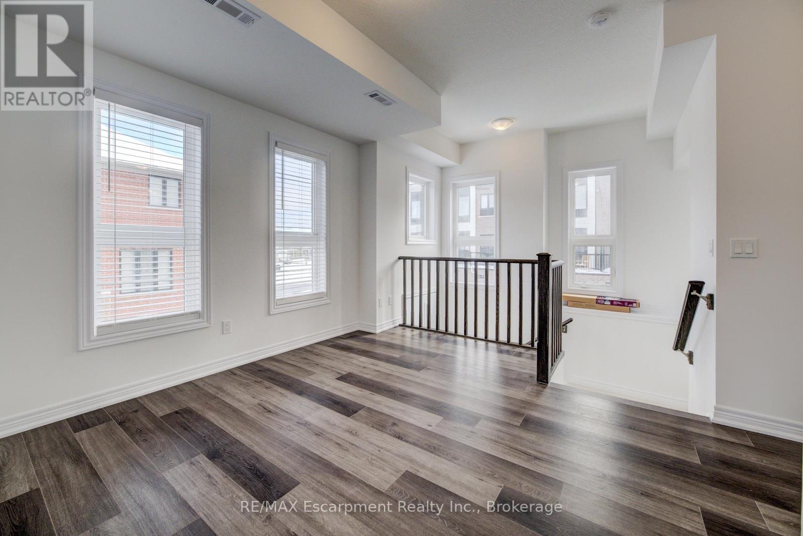 21 - 70 Kenesky Drive N, Hamilton, Ontario  L8B 2A9 - Photo 31 - X12645476