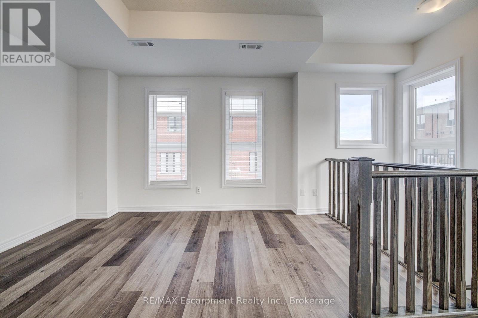 21 - 70 Kenesky Drive N, Hamilton, Ontario  L8B 2A9 - Photo 32 - X12645476