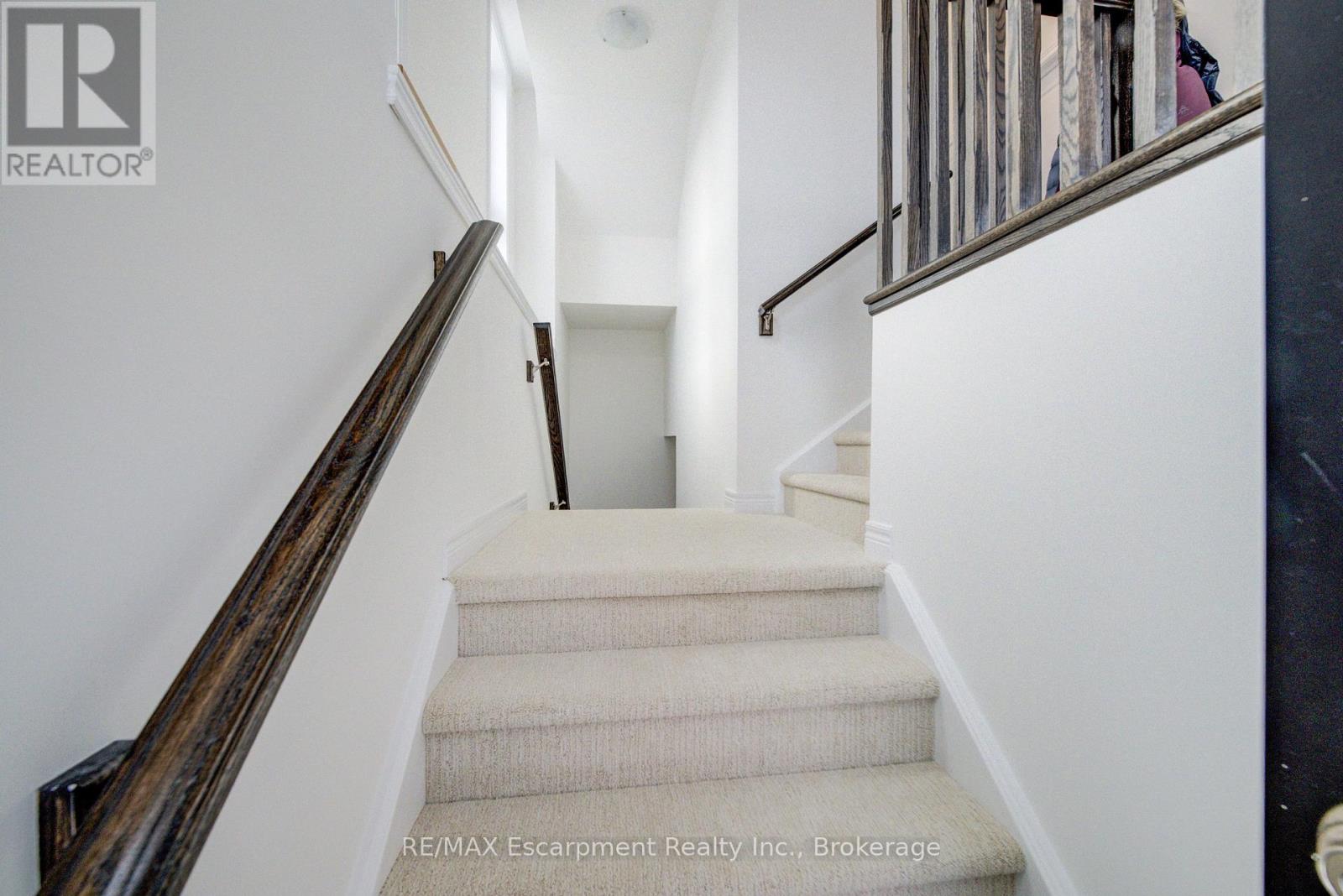 21 - 70 Kenesky Drive N, Hamilton, Ontario  L8B 2A9 - Photo 33 - X12645476