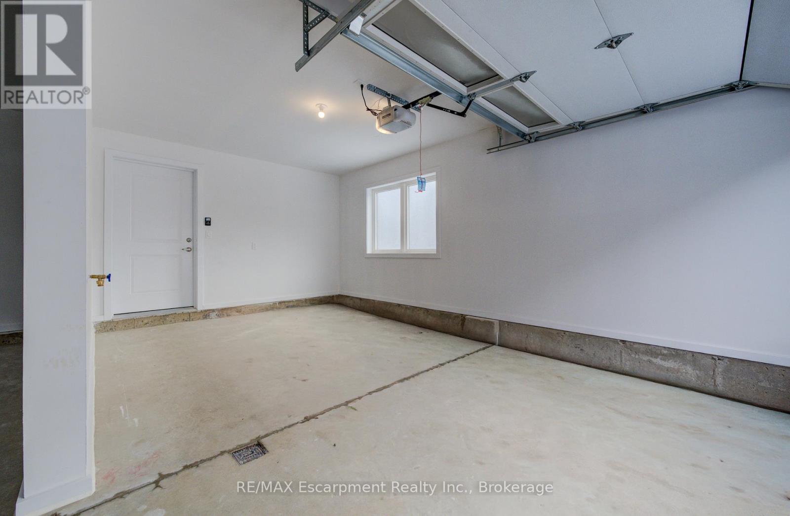 21 - 70 Kenesky Drive N, Hamilton, Ontario  L8B 2A9 - Photo 5 - X12645476