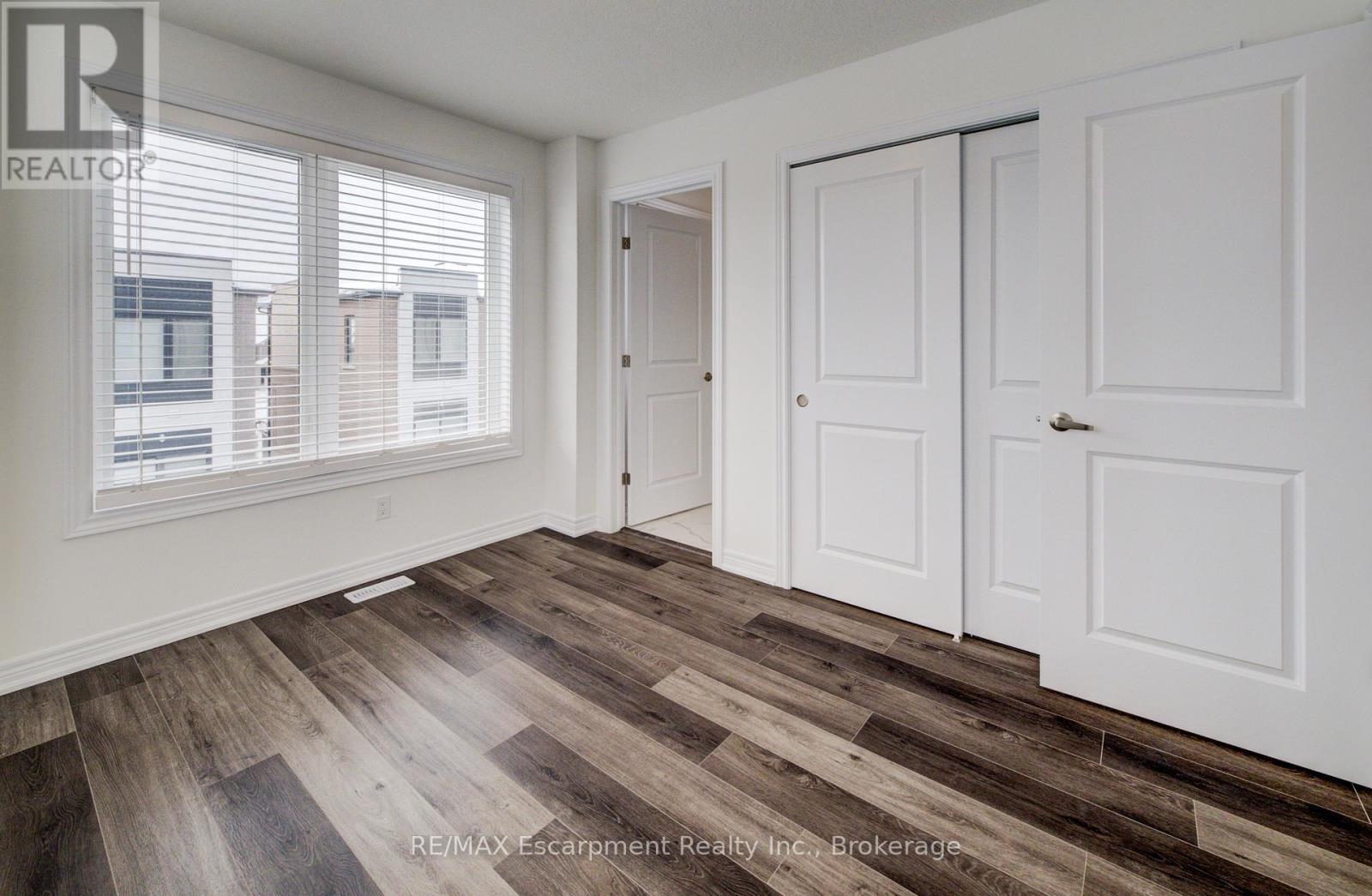 21 - 70 Kenesky Drive N, Hamilton, Ontario  L8B 2A9 - Photo 8 - X12645476