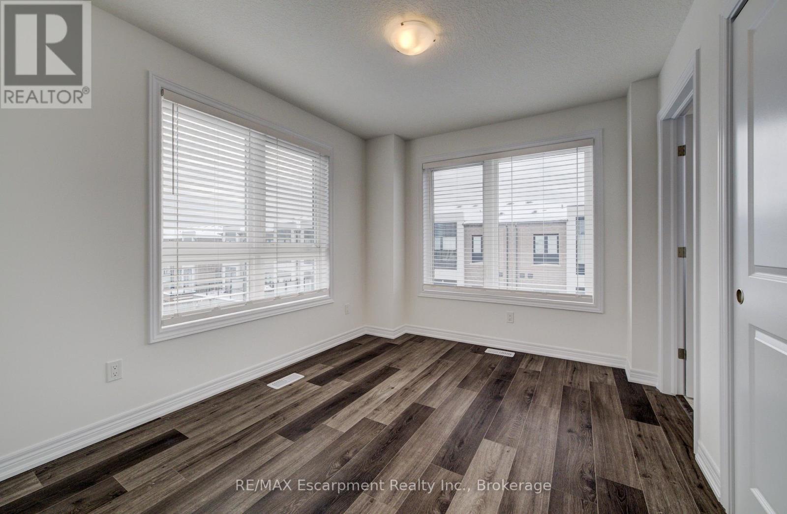 21 - 70 Kenesky Drive N, Hamilton, Ontario  L8B 2A9 - Photo 9 - X12645476