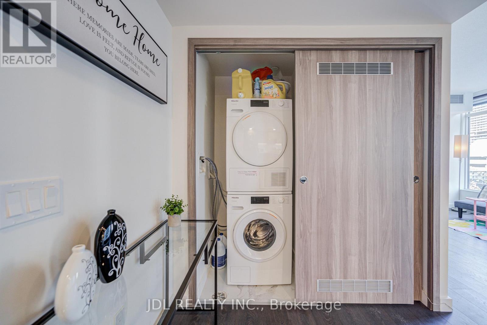 303 - 1 Concord Cityplace Way, Toronto, Ontario  M5V 0X3 - Photo 13 - C12645478