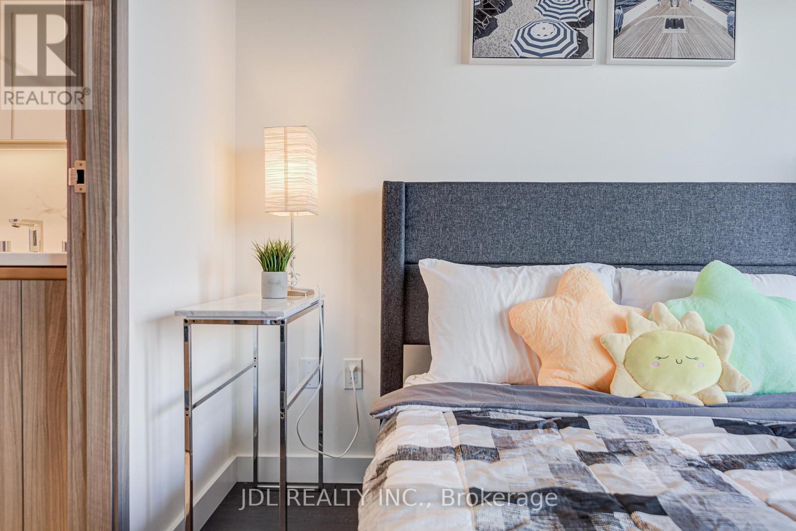 303 - 1 Concord Cityplace Way, Toronto, Ontario  M5V 0X3 - Photo 33 - C12645478