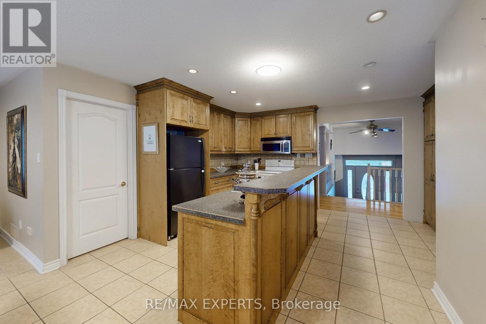 3180 Fleming Boulevard, Innisfil, Ontario  L9S 2Z1 - Photo 12 - N12645486