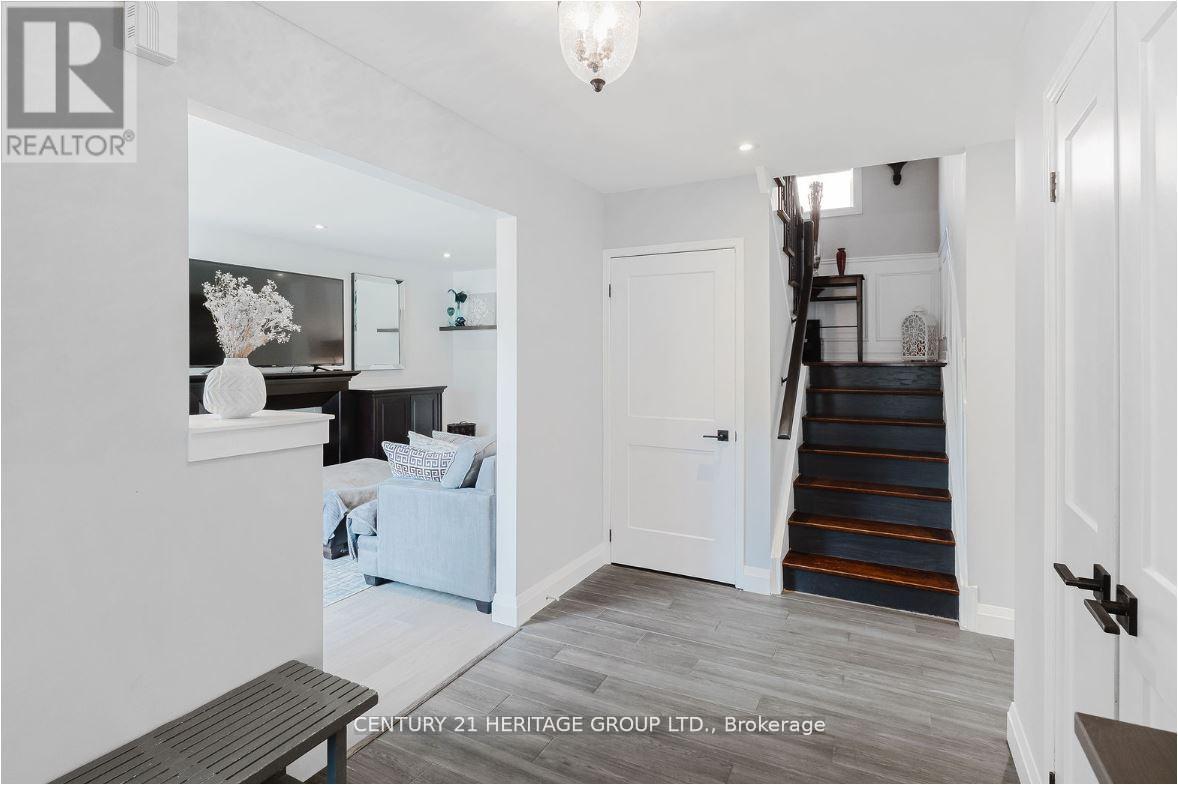 147 Pentland Crescent, Vaughan, Ontario  L6A 1T4 - Photo 3 - N12645508