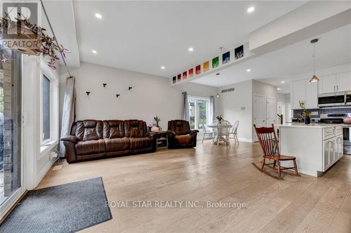 Upper - 119 Waterloo Street, Kitchener, Ontario  N2H 3V5 - Photo 33 - X12645488