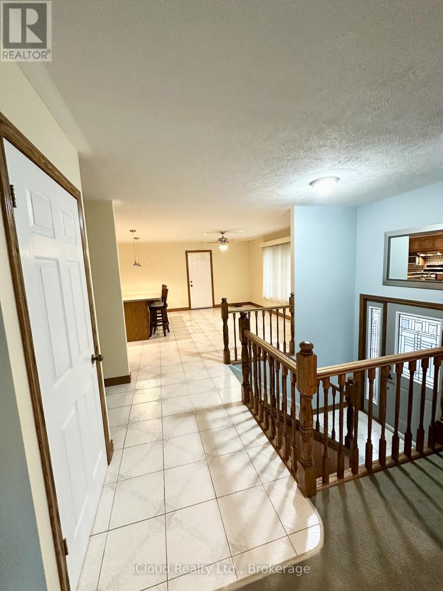 86 Glendale Drive E, Tillsonburg, Ontario  N4G 1J7 - Photo 5 - X12645510