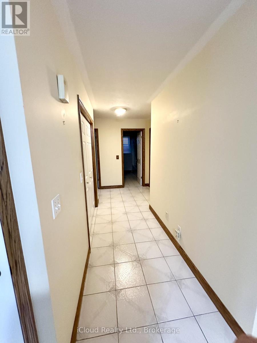 86 Glendale Drive E, Tillsonburg, Ontario  N4G 1J7 - Photo 7 - X12645510