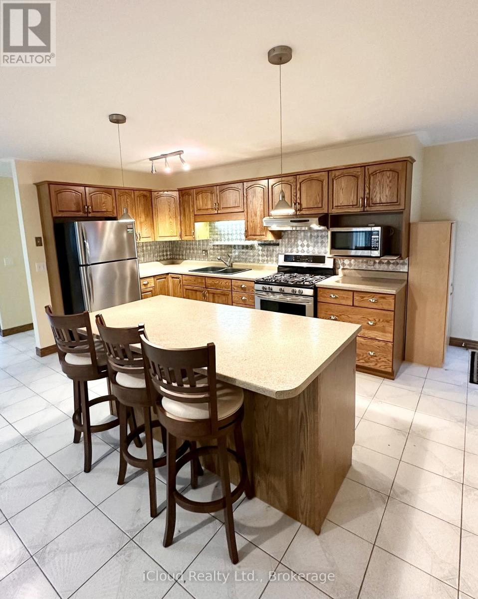 86 Glendale Drive E, Tillsonburg, Ontario  N4G 1J7 - Photo 9 - X12645510