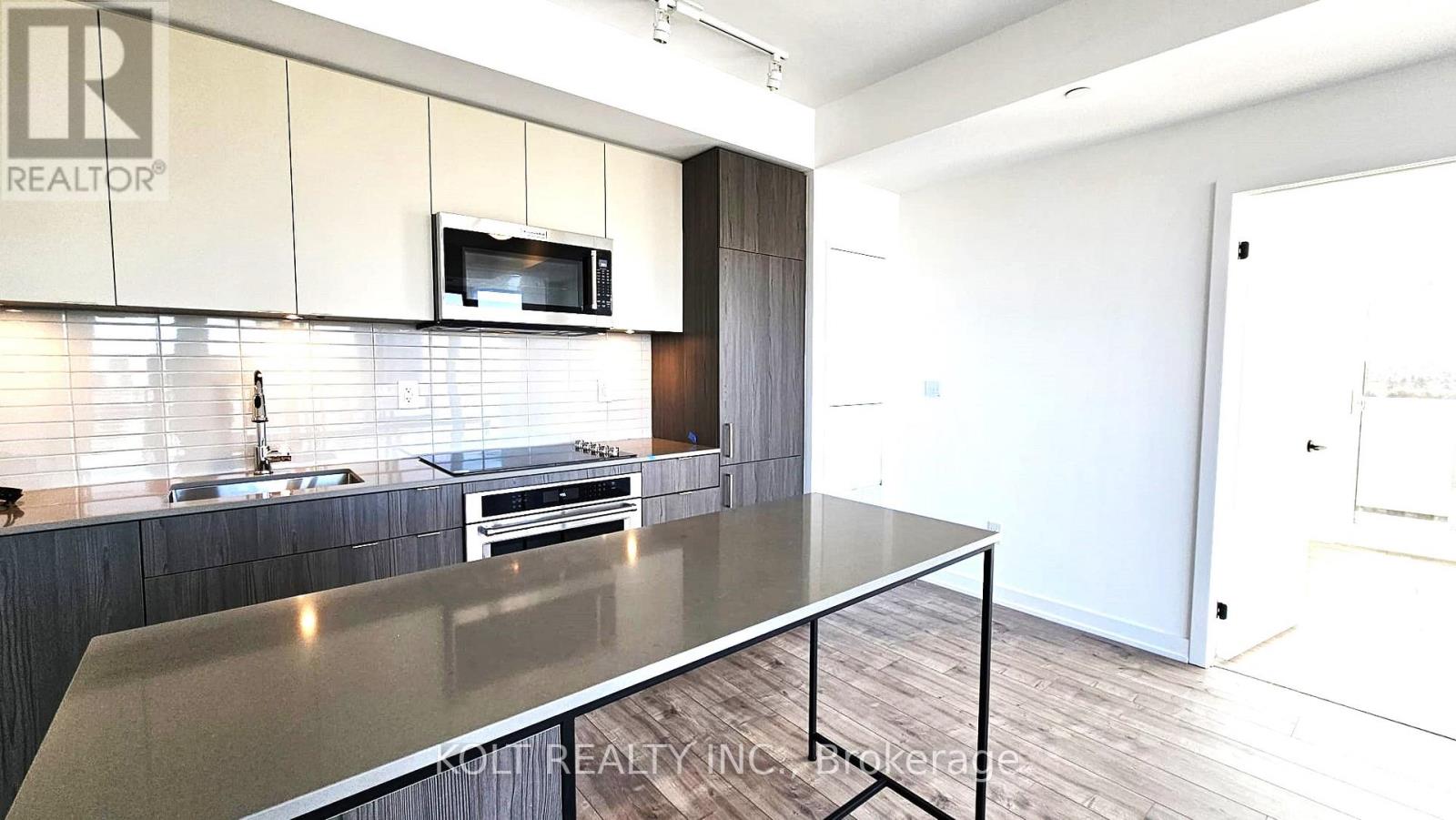 1004 - 220 Missinnihe Way, Mississauga, Ontario  L5H 0A9 - Photo 10 - W12645514