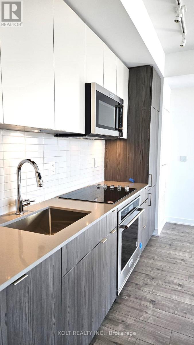 1004 - 220 Missinnihe Way, Mississauga, Ontario  L5H 0A9 - Photo 3 - W12645514