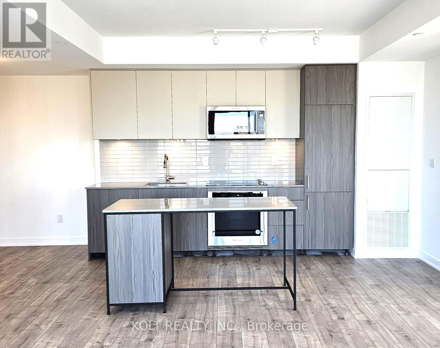 1004 - 220 Missinnihe Way, Mississauga, Ontario  L5H 0A9 - Photo 4 - W12645514