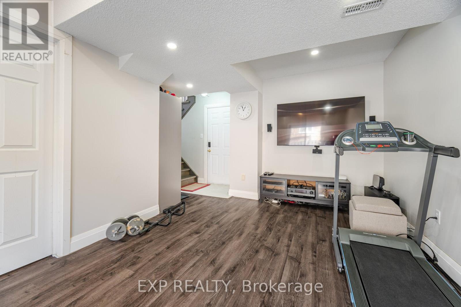 10 Seton Park Road, Toronto, Ontario  M3C 3Z6 - Photo 46 - C12502522