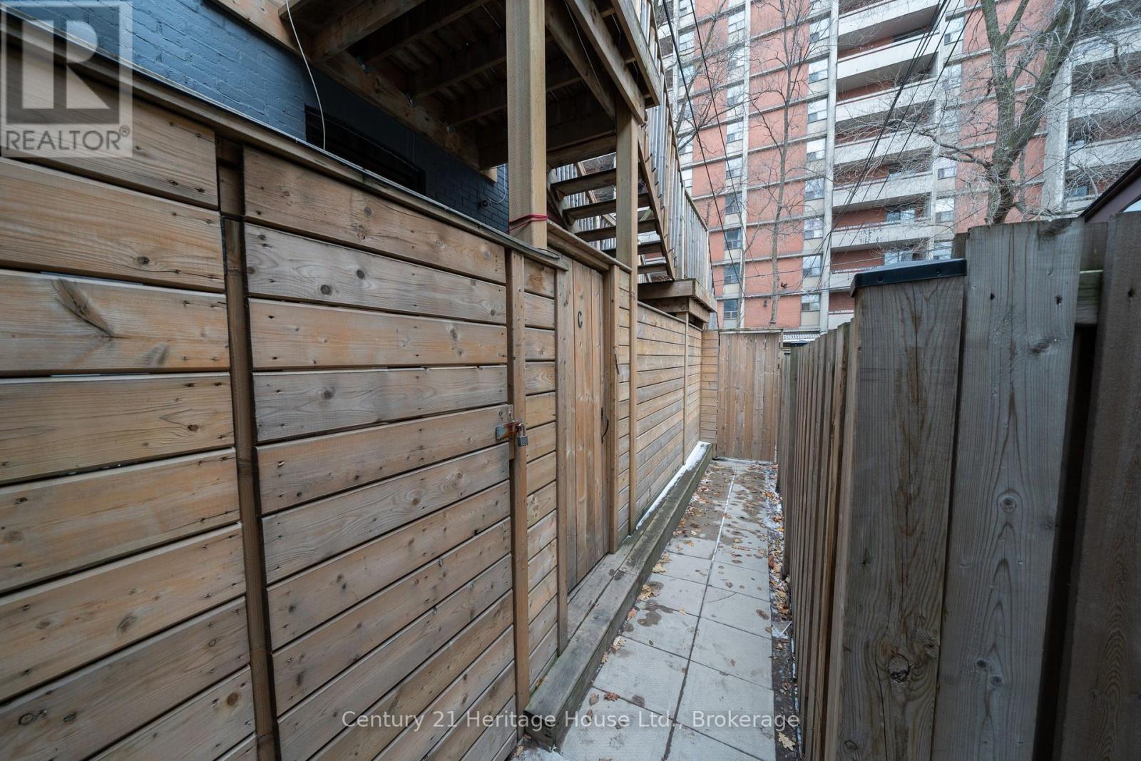 D - 210 Wilson Street, Hamilton, Ontario  L8R 1E5 - Photo 18 - X12461540