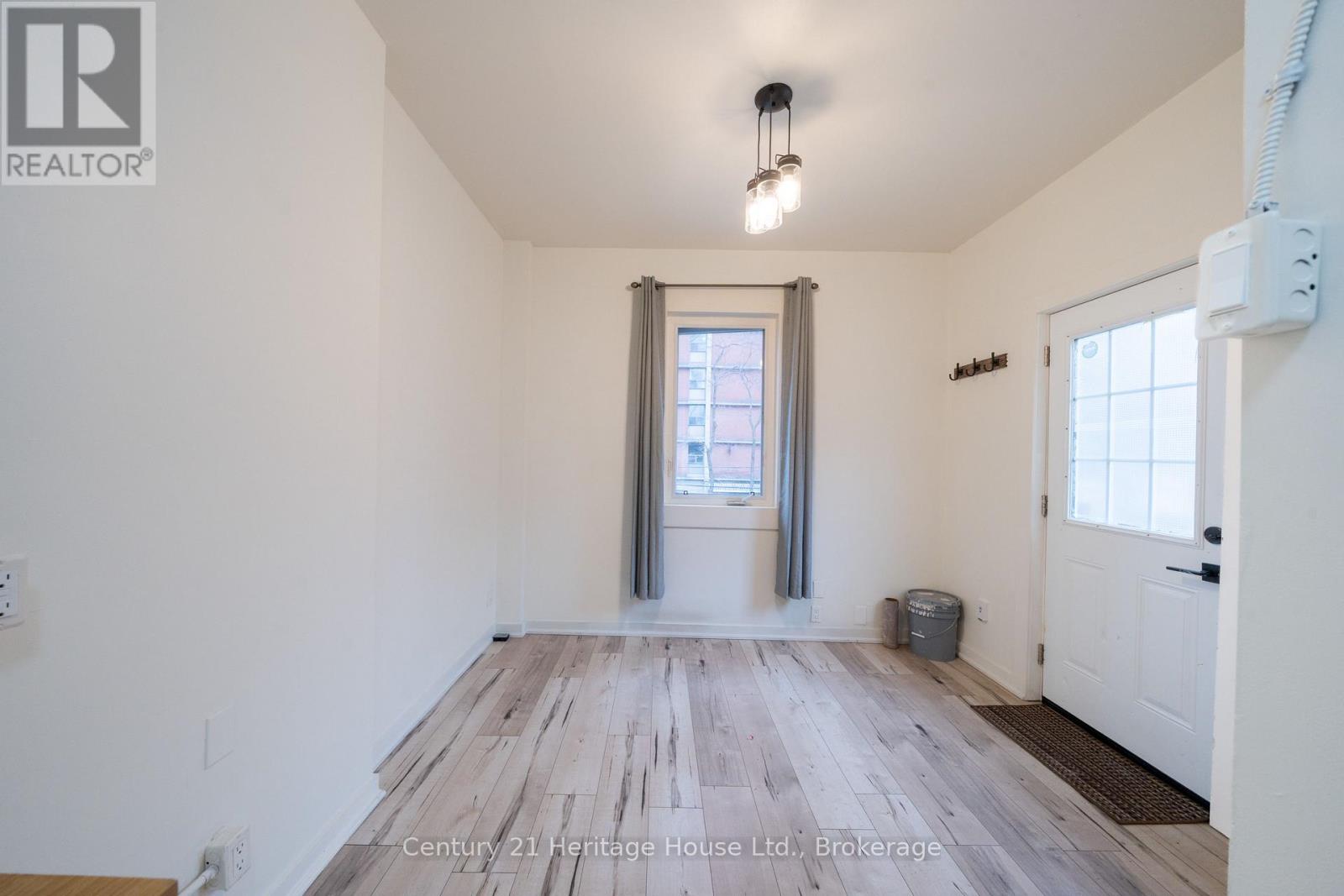 D - 210 Wilson Street, Hamilton, Ontario  L8R 1E5 - Photo 6 - X12461540