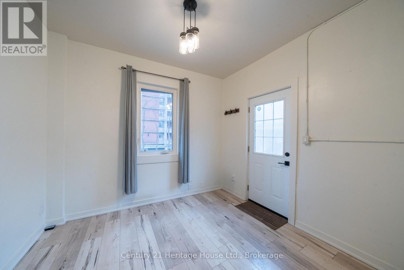 D - 210 Wilson Street, Hamilton, Ontario  L8R 1E5 - Photo 5 - X12461540