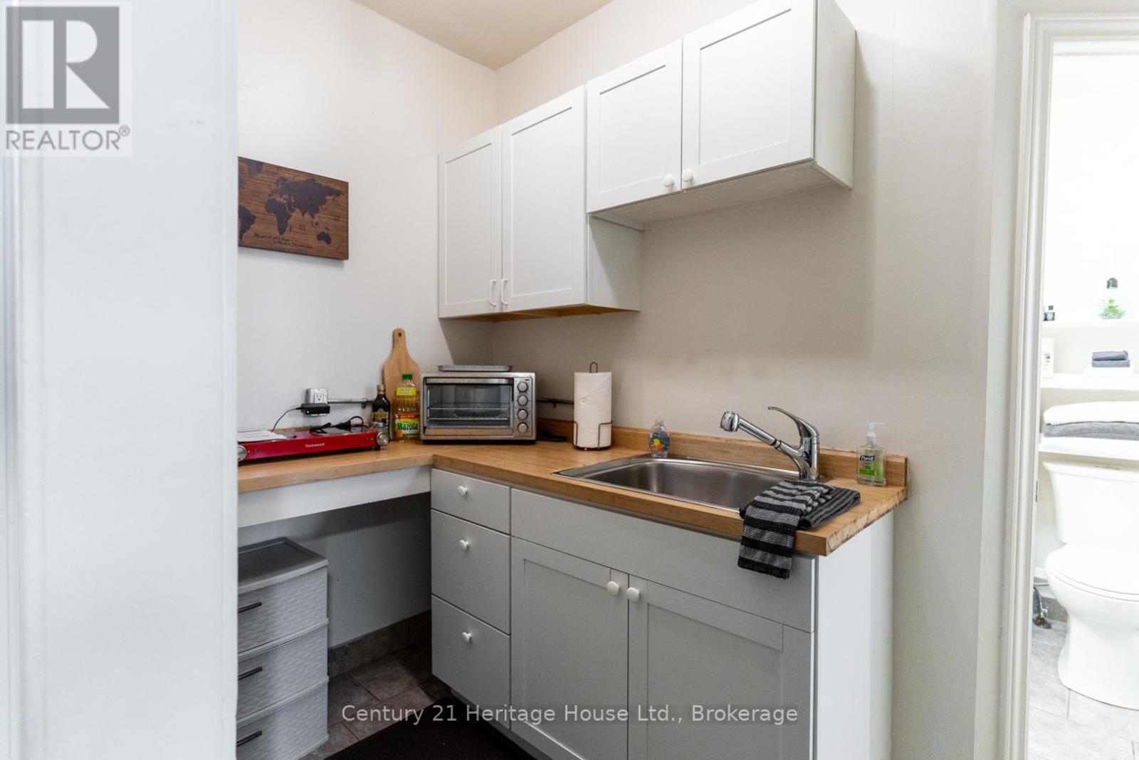 A - 210 Wilson Street, Hamilton (Landsdale), Ontario  L8R 1E5 - Photo 15 - X12472649