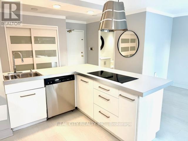 207 - 285 Enfield Place, Mississauga, Ontario  L5B 3Y6 - Photo 3 - W12645520